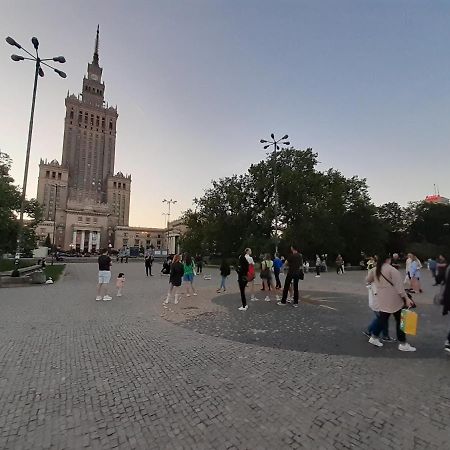Centrum Zlote Tarasy Metro Rondo Onz Balkon Apartman Varsó Kültér fotó