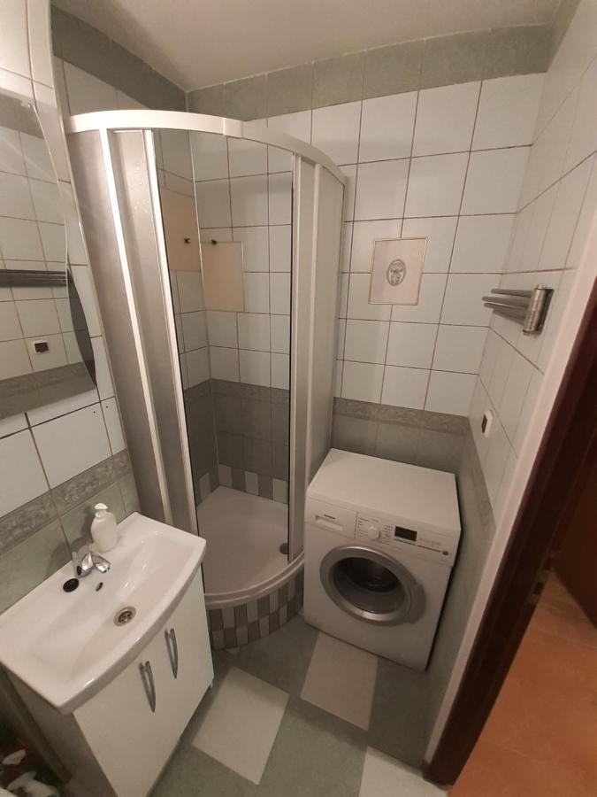 Centrum Zlote Tarasy Metro Rondo Onz Balkon Apartman Varsó Kültér fotó